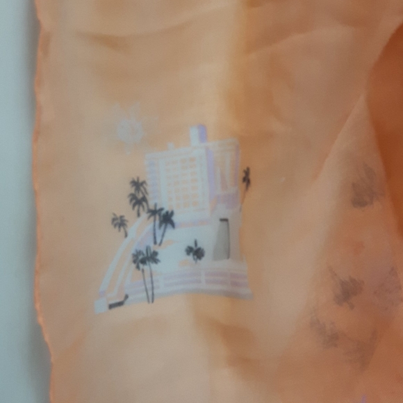 ! 🛍️ NWOT J. Crew Factory summer scarf - Picture 3 of 3